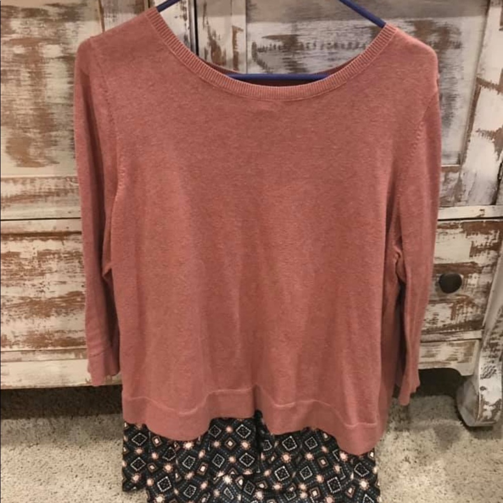 Loft sweater with underlay.